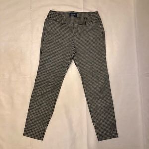 Old Navy Pixie Mid-rise Capris